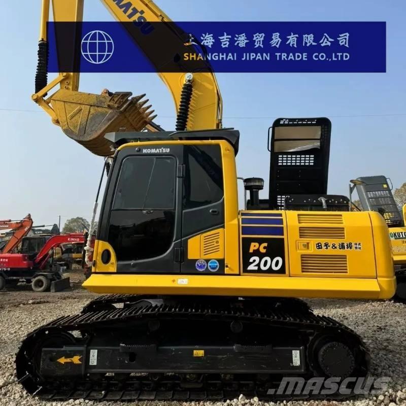 Komatsu PC 200-8 حفارات زحافة