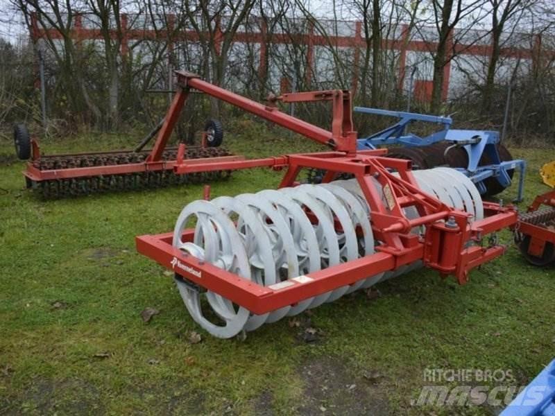 Kverneland 900/14 مداحل متنوعة
