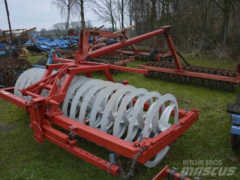 Kverneland 900/14 مداحل متنوعة