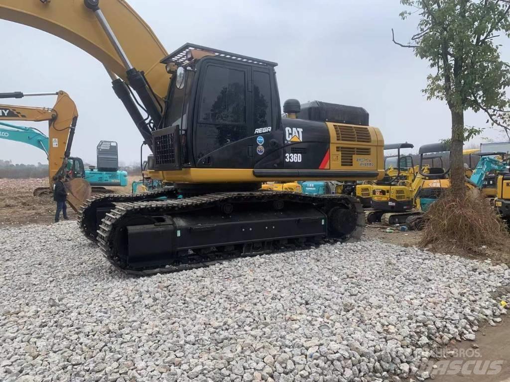 CAT 336 حفارات زحافة