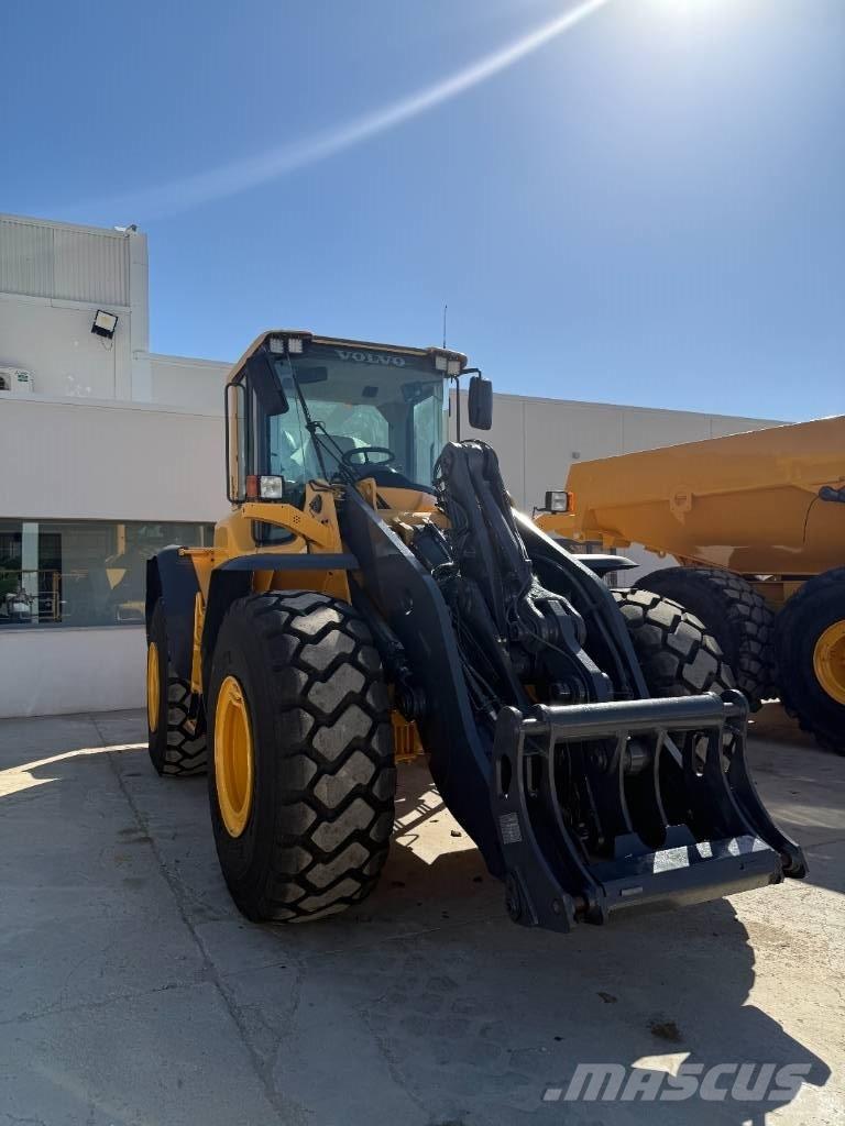 Volvo L 120 F لوادر بعجل