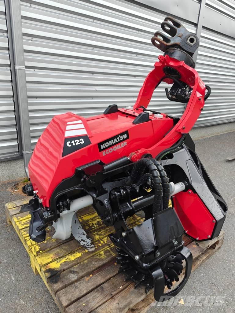 Komatsu C 123 رؤوس حصادات
