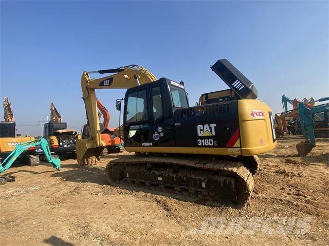 CAT 318D2 حفارات زحافة
