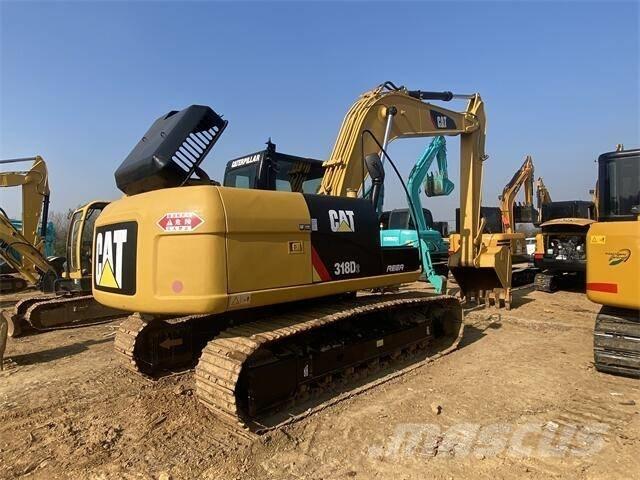 CAT 318D2 حفارات زحافة