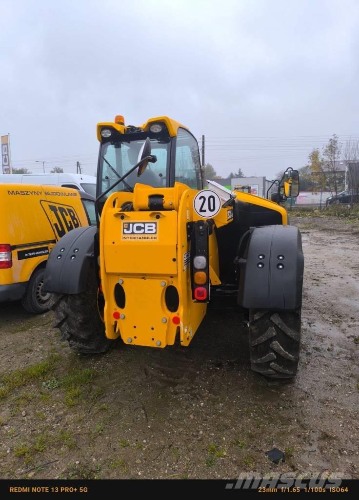 JCB 531-70 مناولات متداخلة