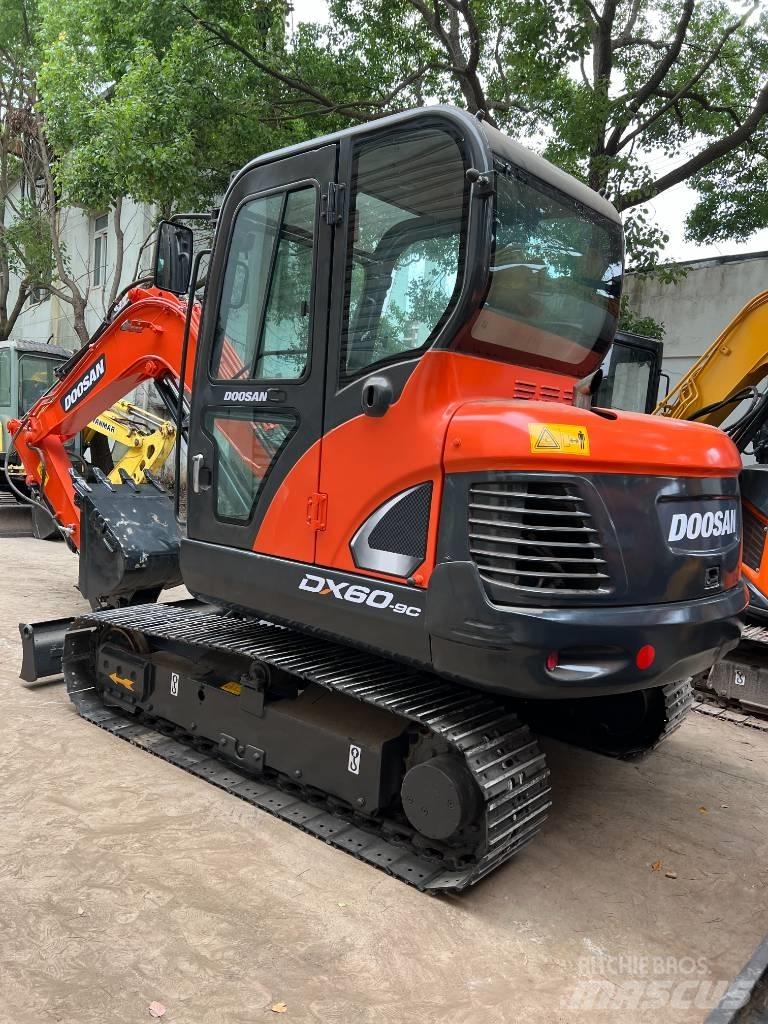 Doosan DX 60-9C حفارات صغيرة أقل من 7 طن (حفارات صغيرة)