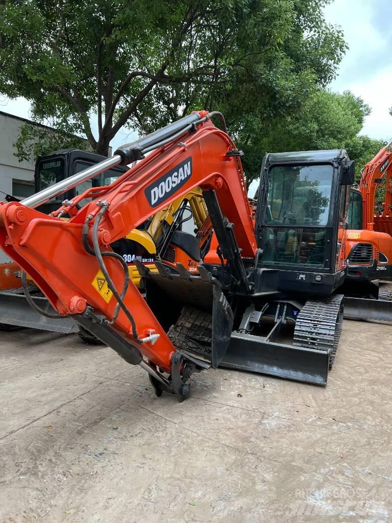Doosan DX 60-9C حفارات صغيرة أقل من 7 طن (حفارات صغيرة)