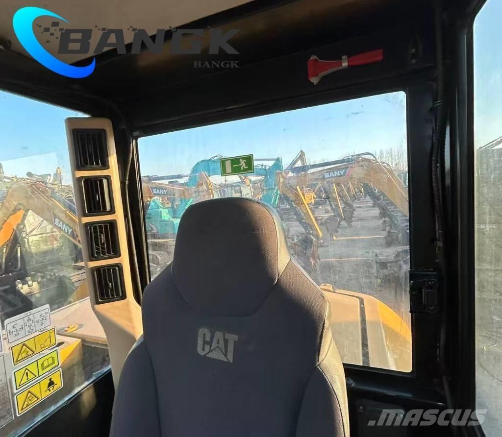 CAT 306e2 حفارات زحافة