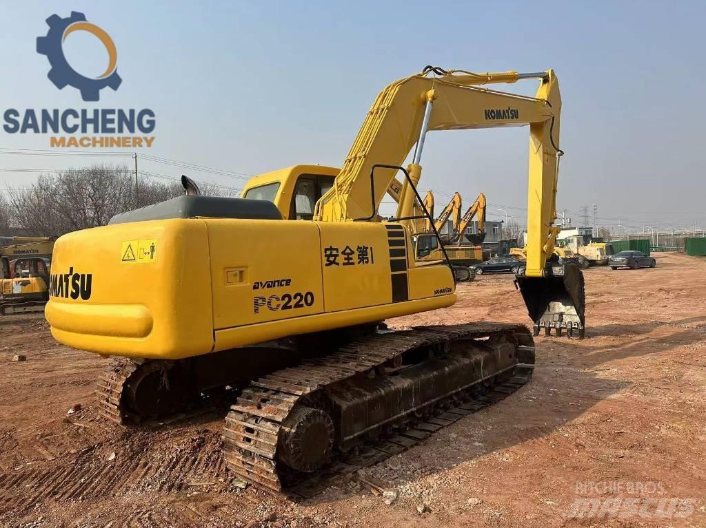 Komatsu PC 220 حفارات زحافة