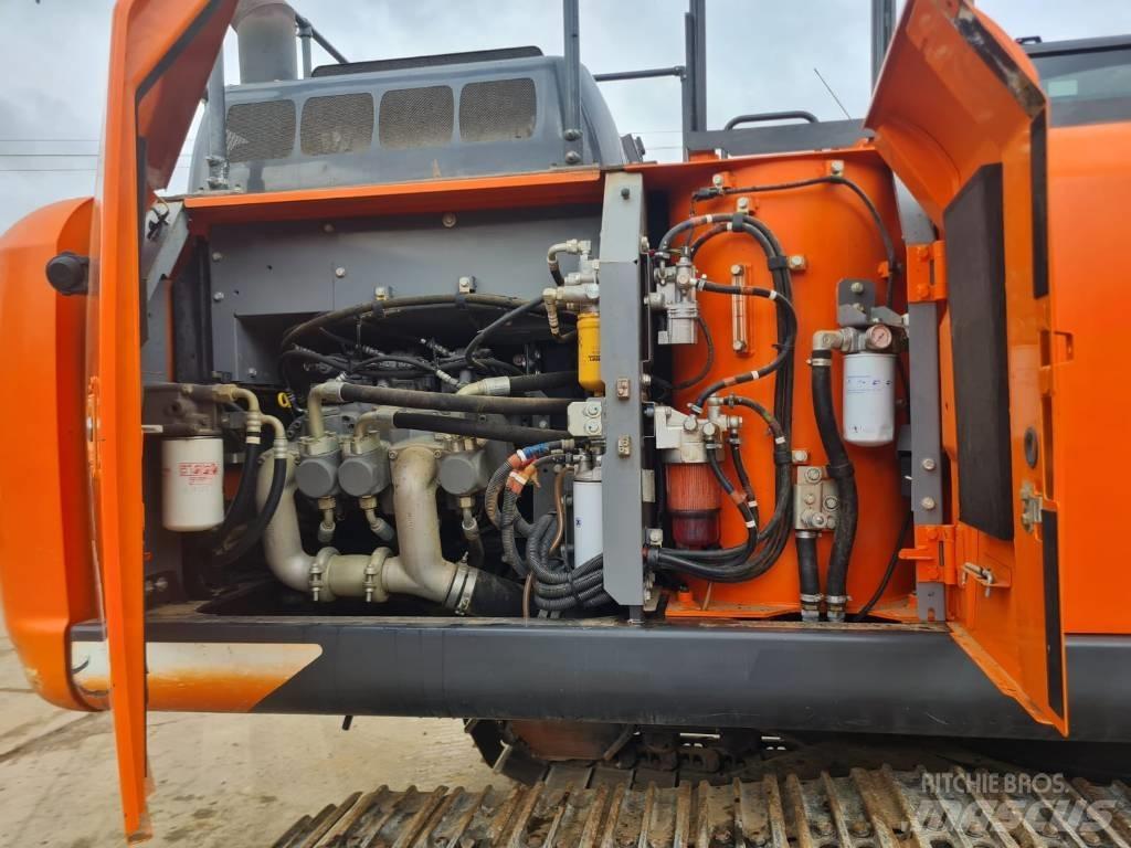 Hitachi ZX 210 LC-6 حفارات زحافة