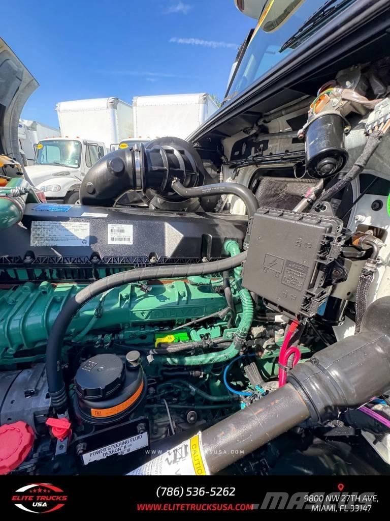 Volvo Commercial VNL وحدات الجر