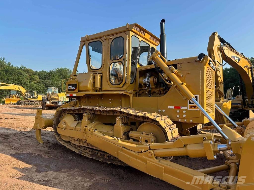CAT D7G بلدوزرات مجنزرة