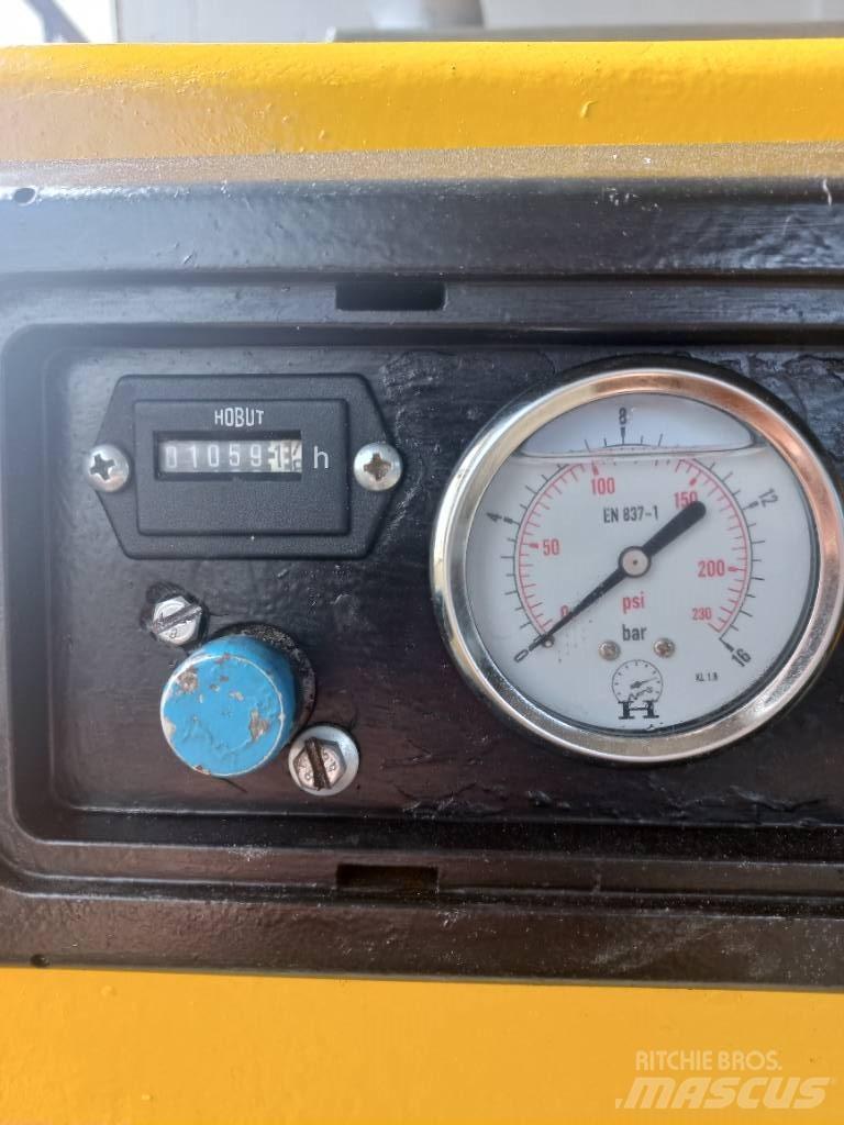 Atlas Copco XAHS 186 مكابس