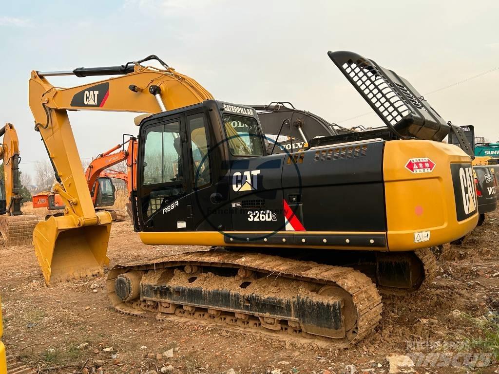 CAT 326D حفارات زحافة