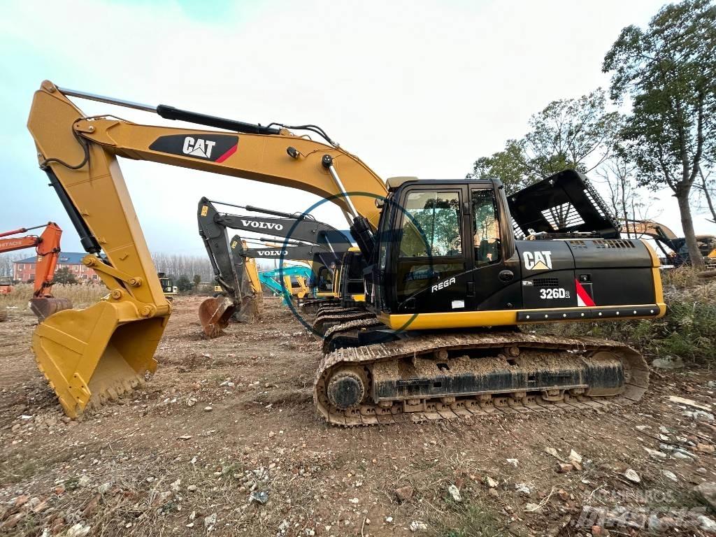 CAT 326D حفارات زحافة