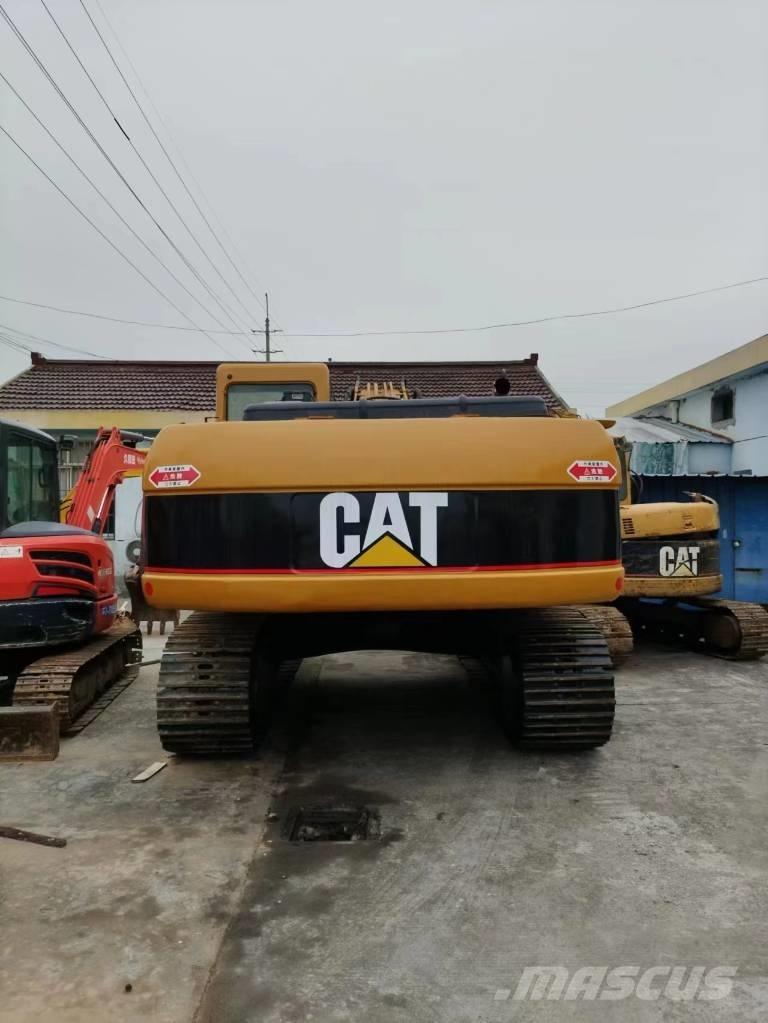 CAT 325 C حفارات زحافة