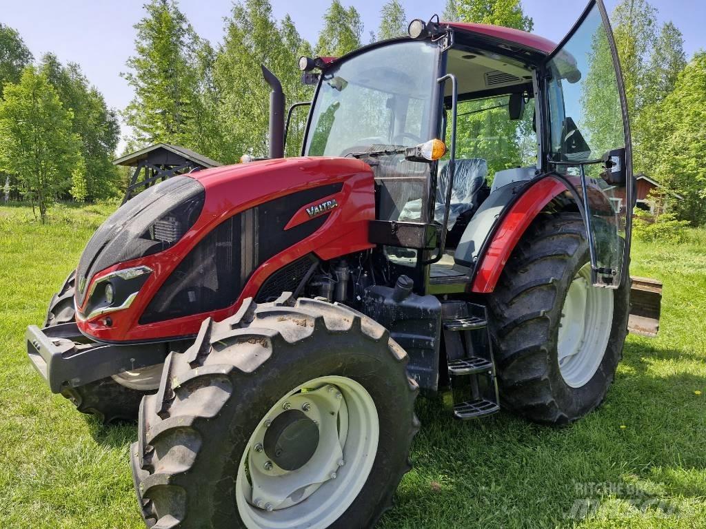Valtra A 105 الجرارات
