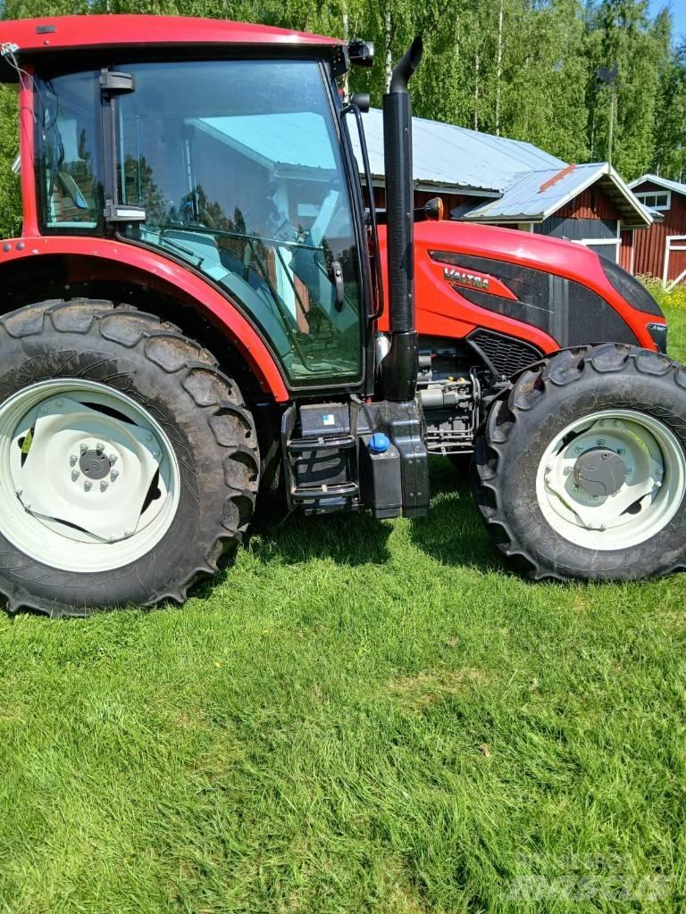Valtra A 105 الجرارات