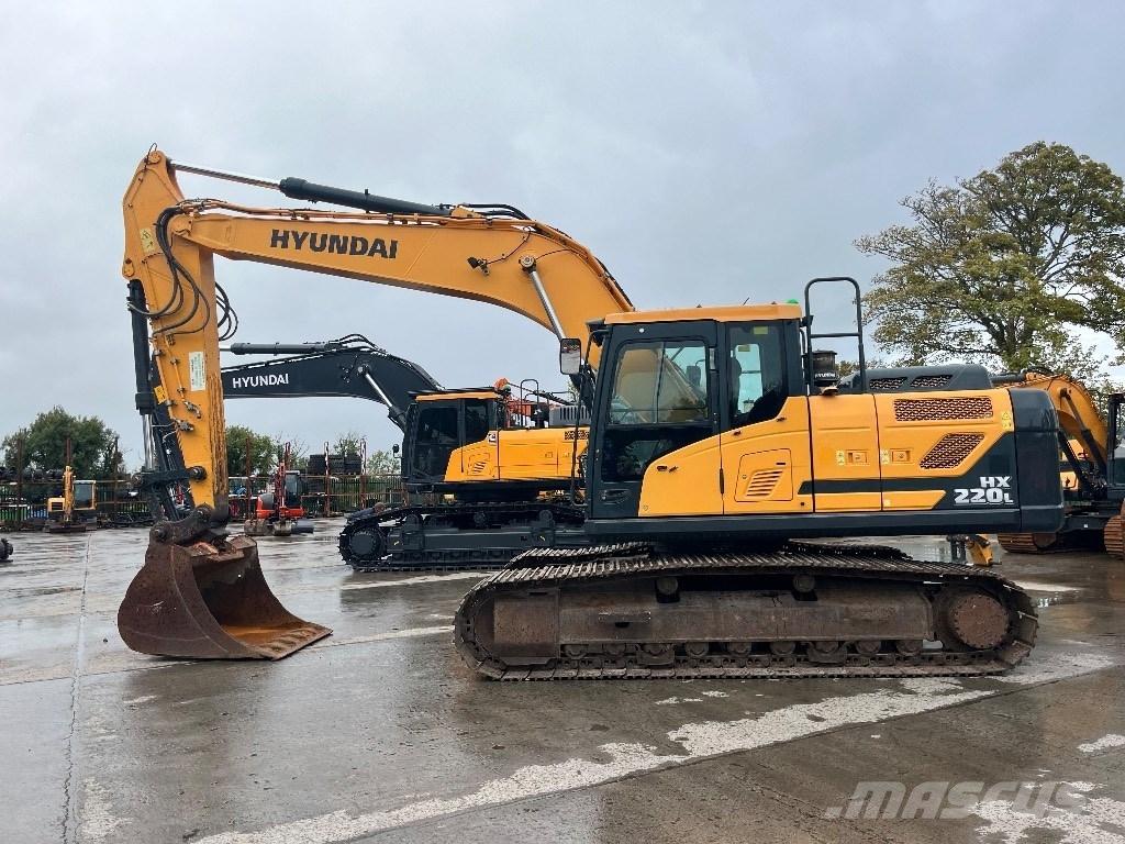Hyundai HX220L حفارات زحافة