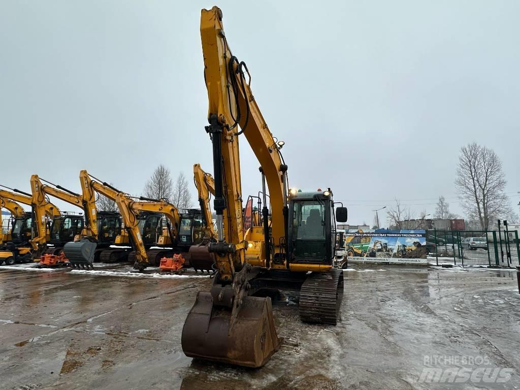 JCB JS 130 LC حفارات زحافة
