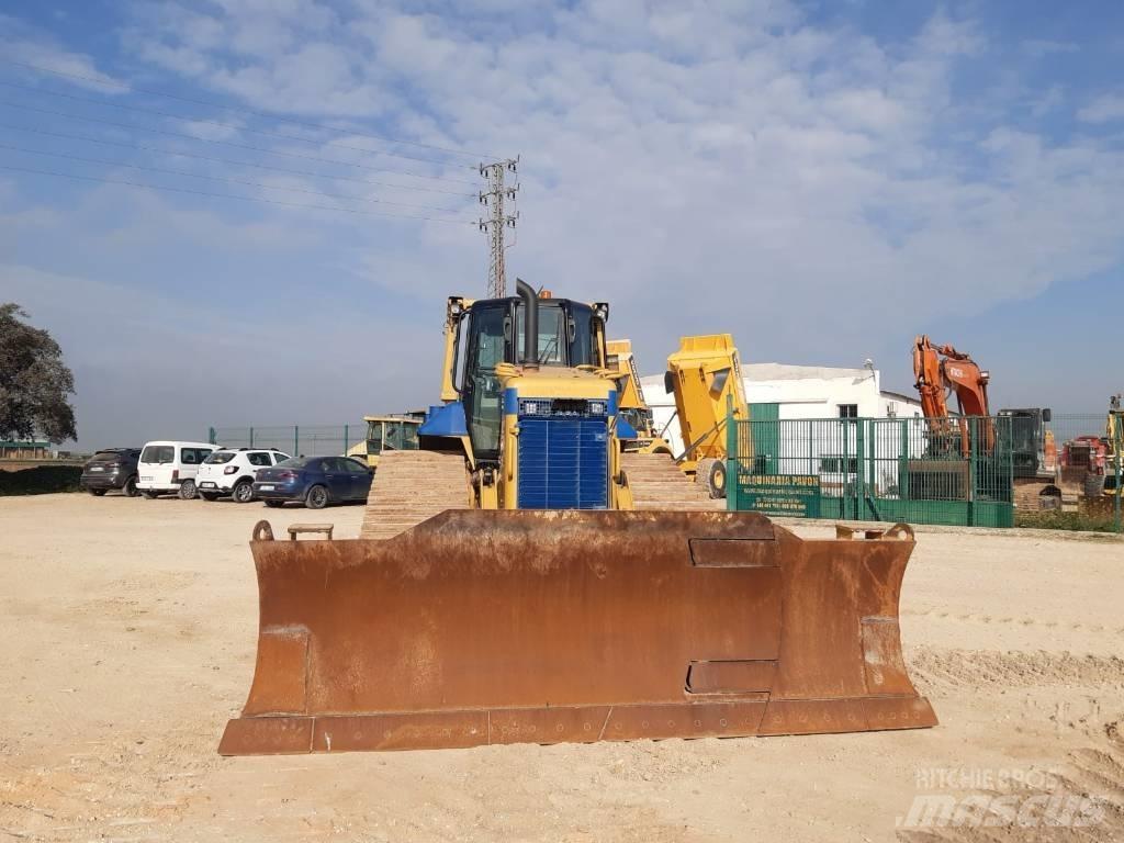 CAT D6N LGP بلدوزرات مجنزرة