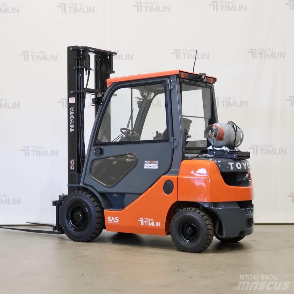 Toyota 02-8FGF25 شاحنات LPG