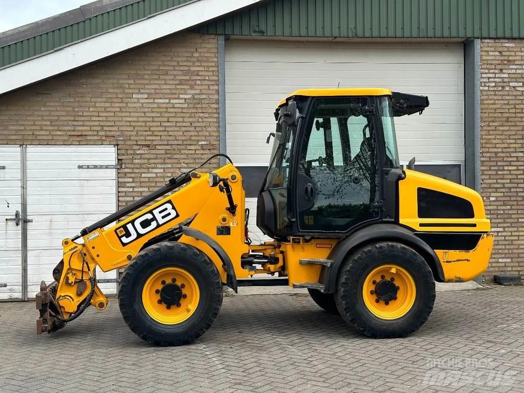 JCB TM220 SV A رافعة تلسكوبية