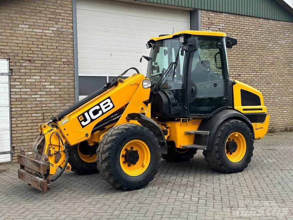 JCB TM220 SV A رافعة تلسكوبية