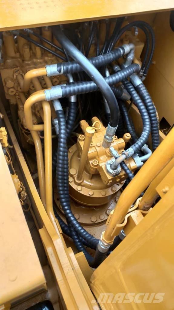 CAT 320D2 حفارات زحافة