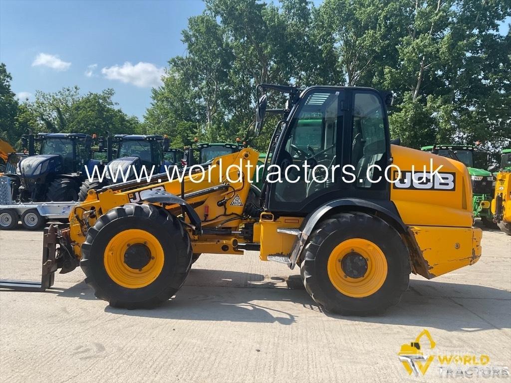 JCB TM 320 S معدات مناولة لأغراض الزراعة