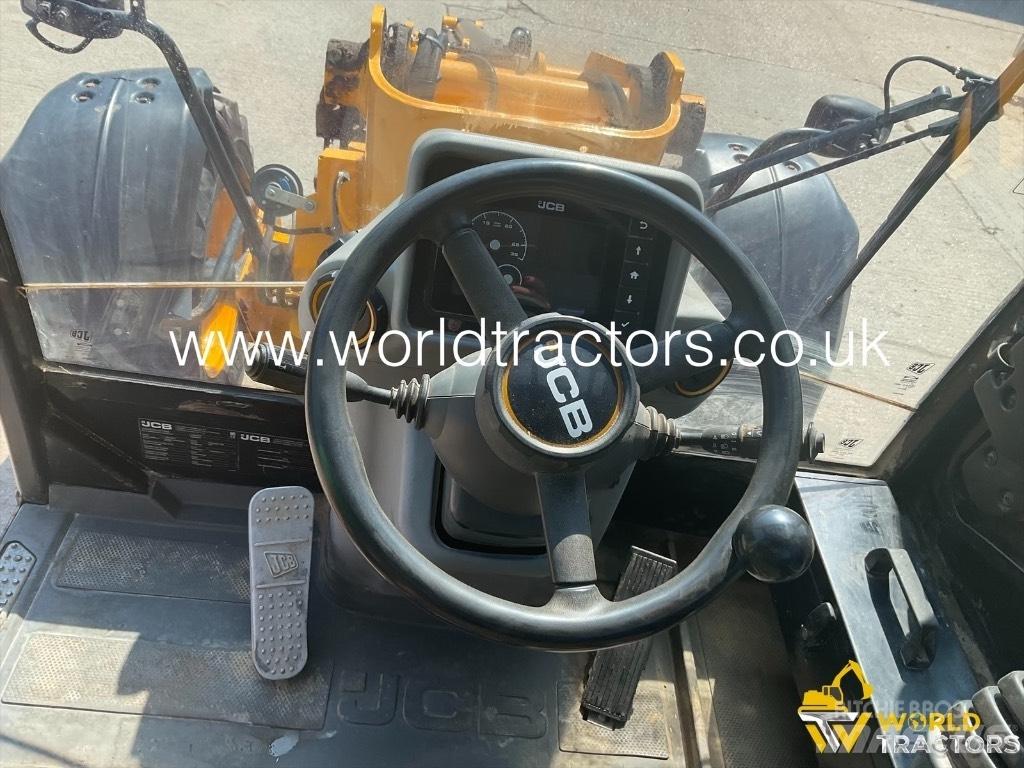 JCB TM 320 S معدات مناولة لأغراض الزراعة