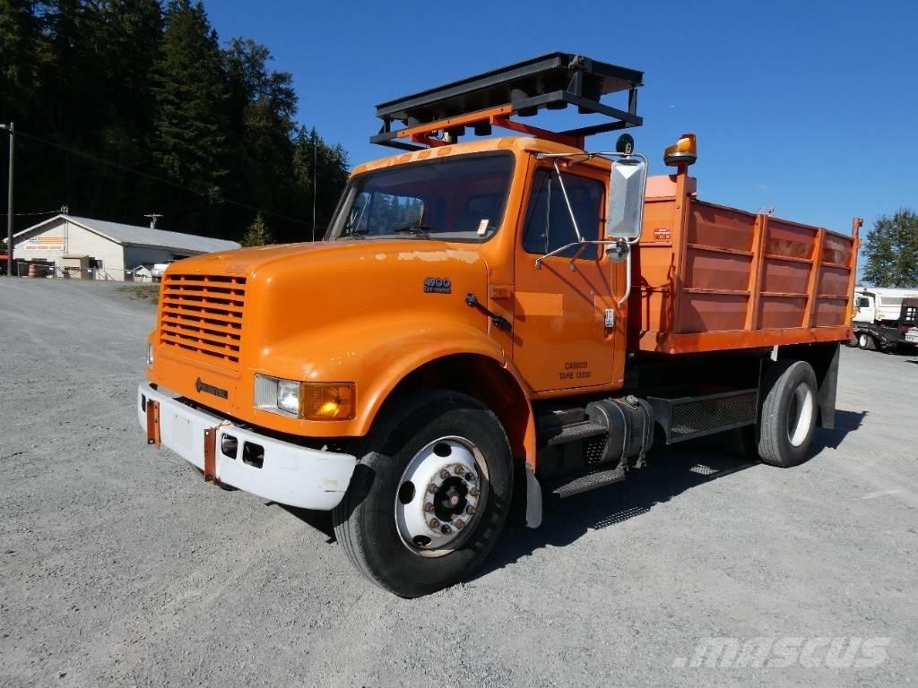 International 4900 شاحنات قلابة