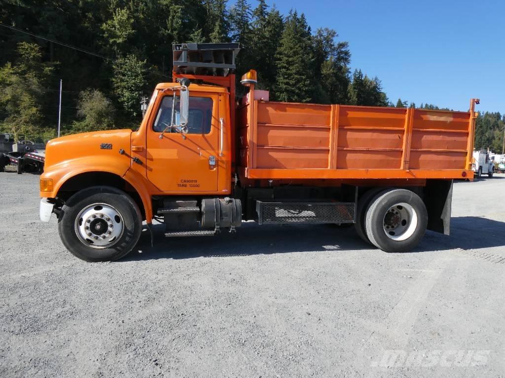 International 4900 شاحنات قلابة