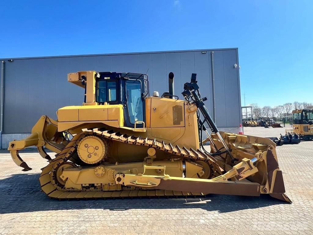 CAT D6T LGP بلدوزرات مجنزرة
