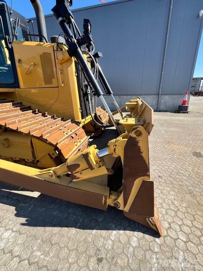 CAT D6T LGP بلدوزرات مجنزرة