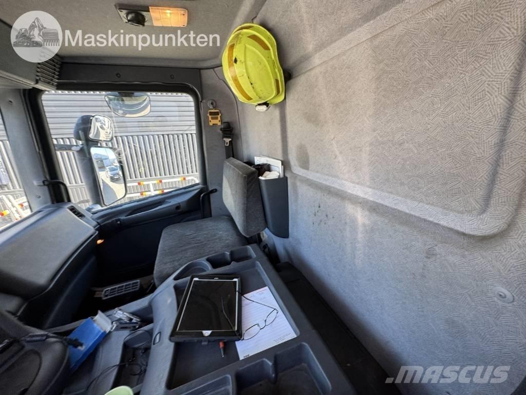 Scania P 94 D مركبات إصلاح الأعطال