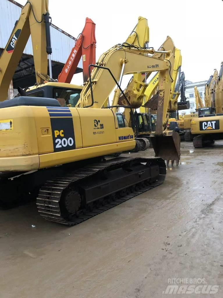Komatsu 200-7 حفارات زحافة