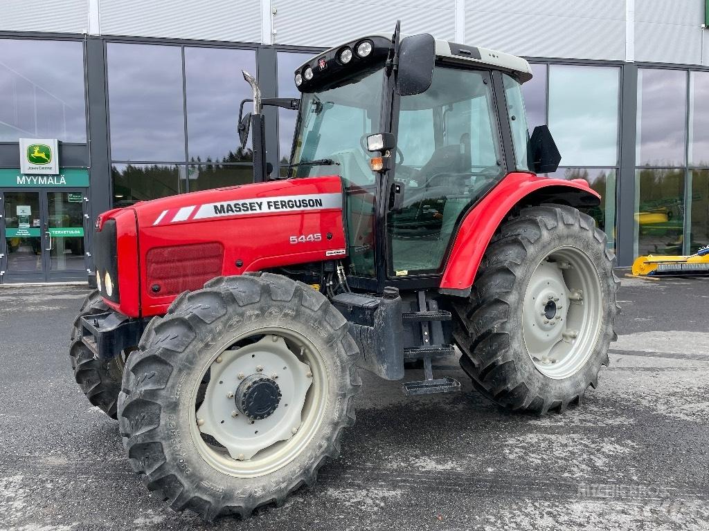 Massey Ferguson 5445 الجرارات