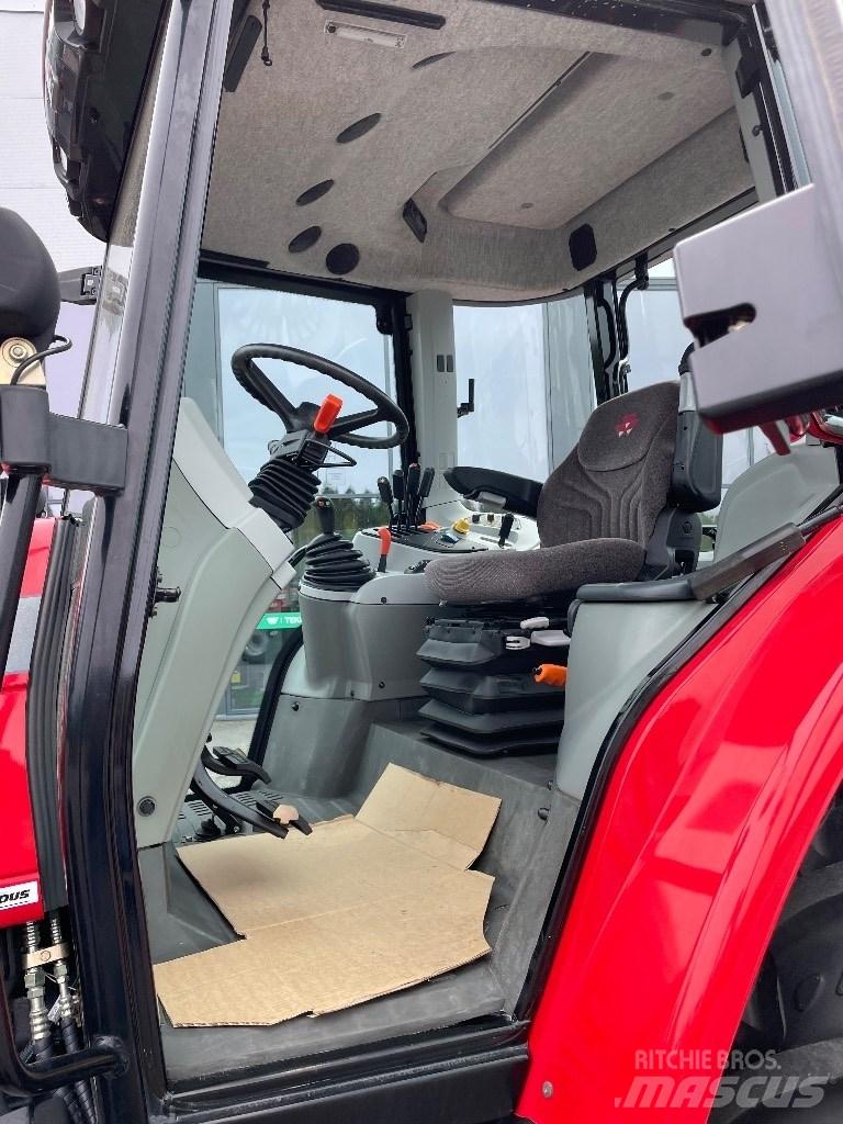 Massey Ferguson 5445 الجرارات