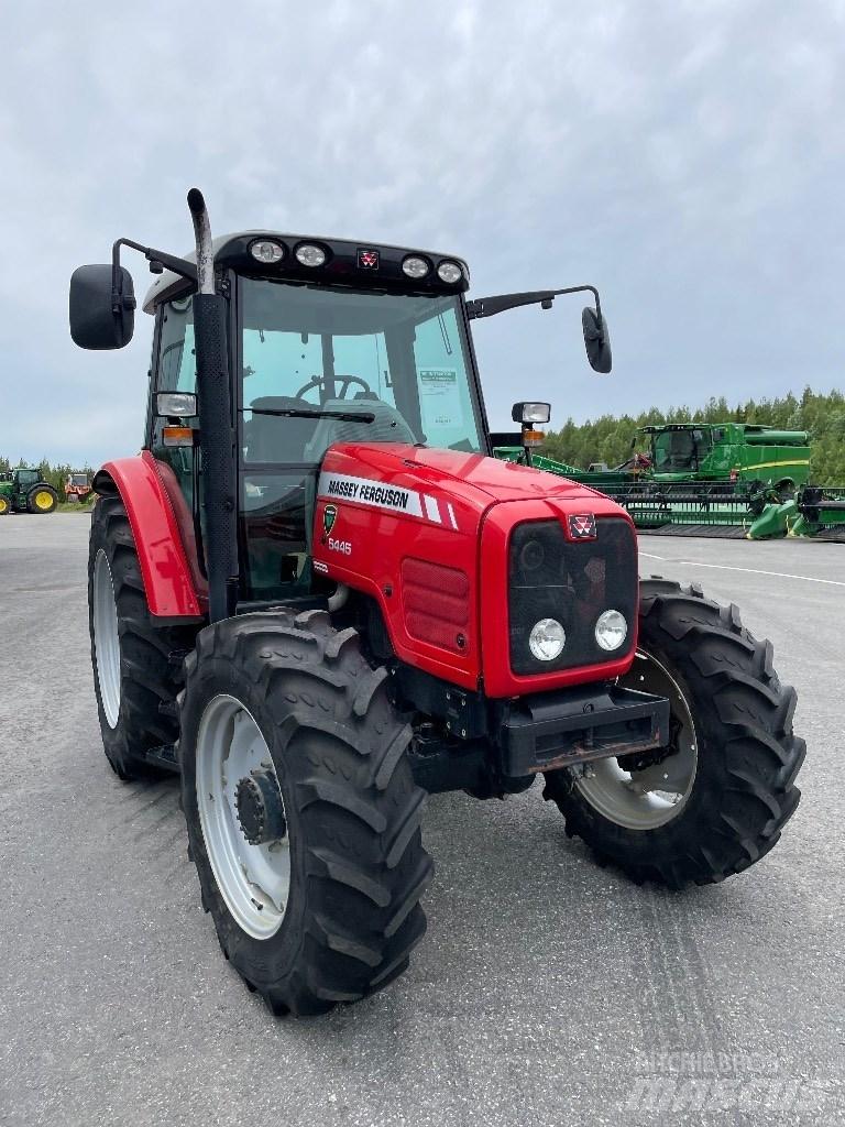 Massey Ferguson 5445 الجرارات