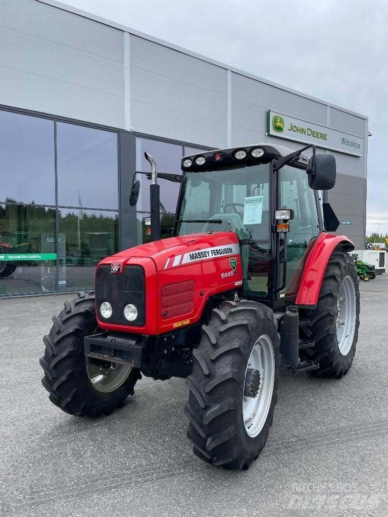 Massey Ferguson 5445 الجرارات