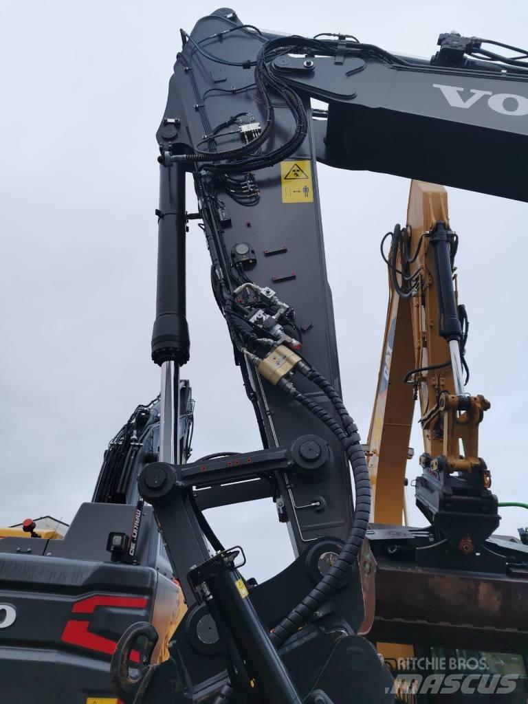 Volvo EC300EL حفارات زحافة