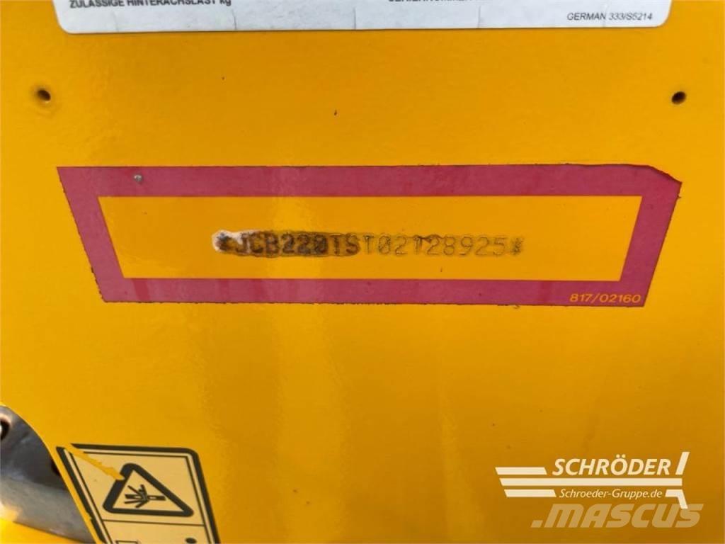 JCB TM 220 لوادر بعجل
