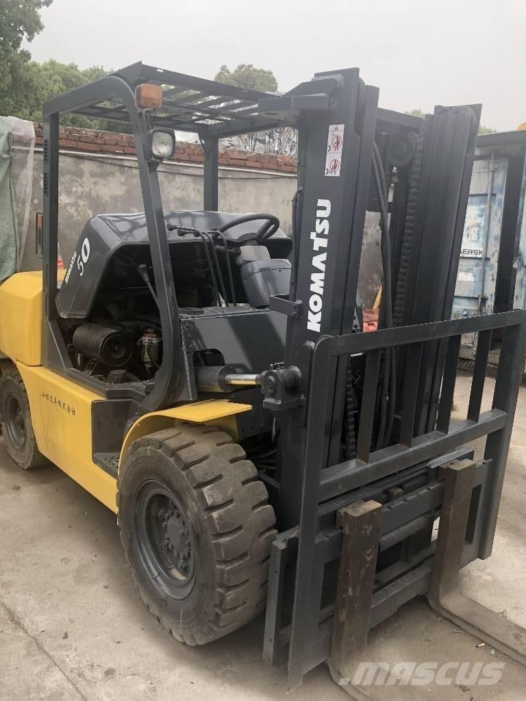 Komatsu 5 Ton شاحنات الديزل