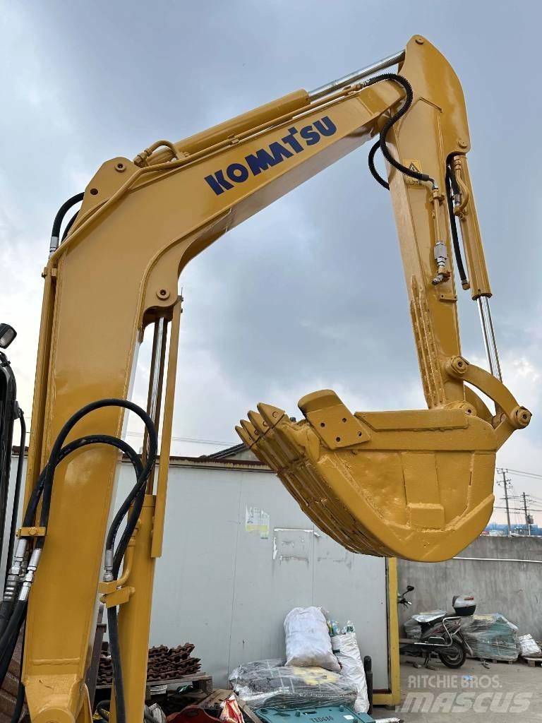 Komatsu PC55 حفارات زحافة