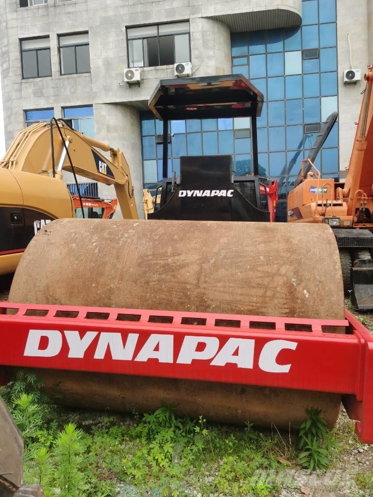 Dynapac CA 251 D مداحل أحادية الأسطوانة