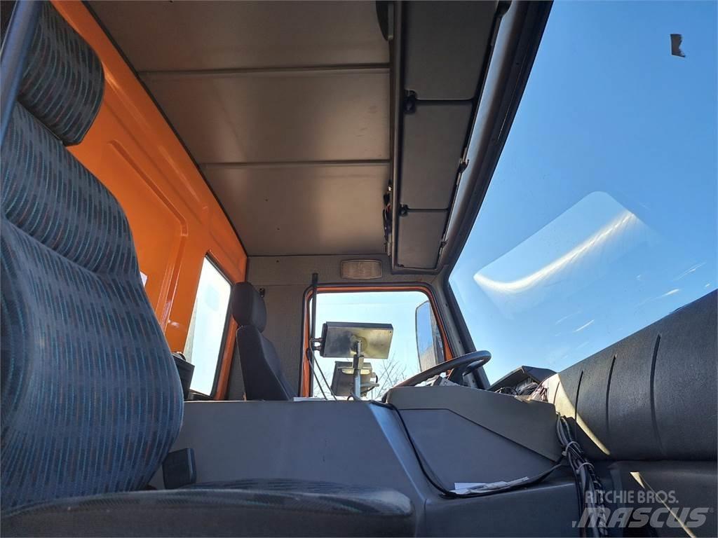 Tatra T 815 4X4 شاحنات بمقصورة وهيكل