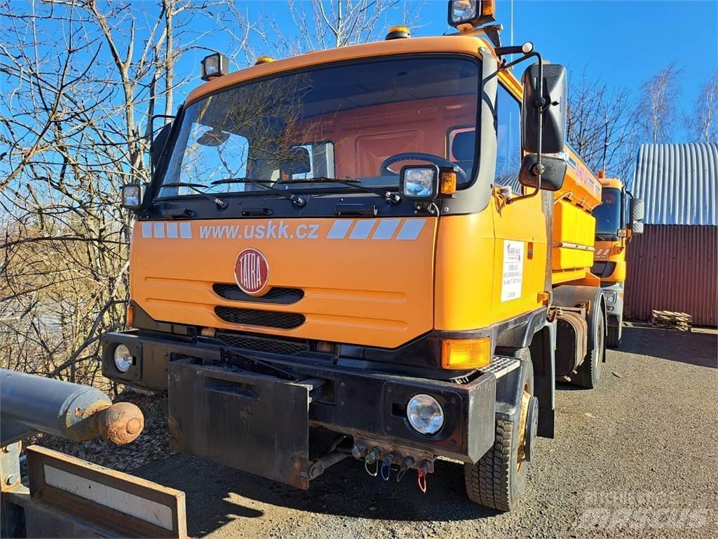 Tatra T 815 4X4 شاحنات بمقصورة وهيكل