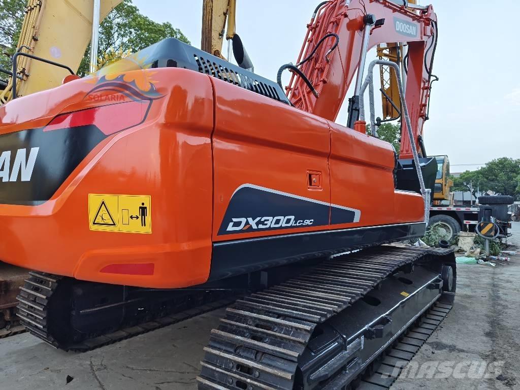 Doosan DX 300 LC حفارات زحافة