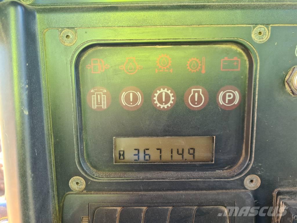 CAT D 6 N XL بلدوزرات مجنزرة